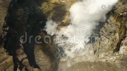 有火山口的活火山。 Gunung Bromo，Jawa，印度尼西亚。视频