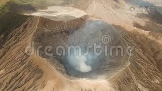 有火山口的活火山。 Gunung Bromo，Jawa，印度尼西亚。视频