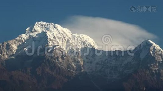 安纳普尔纳南峰，经过喜马拉雅山，安纳普尔纳地区，尼泊尔4K视频