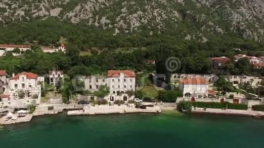 别墅在卢塔村.. 黑山、科托尔湾、阿德尔视频