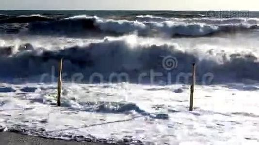 风暴，海上海岸.视频