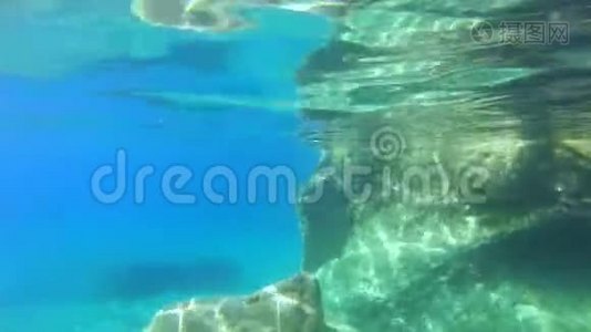 马耳他的岩石水下暗礁视频