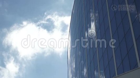 企业大厦，蓝天.视频