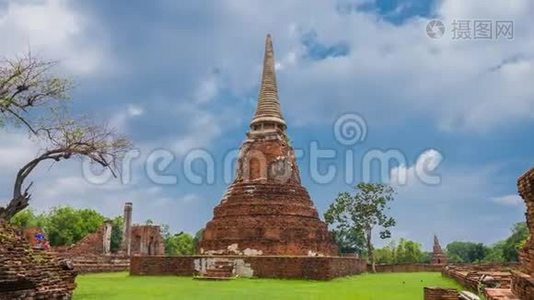 泰国Ayutthaya历史公园Wat Mahat寺庙遗址视频