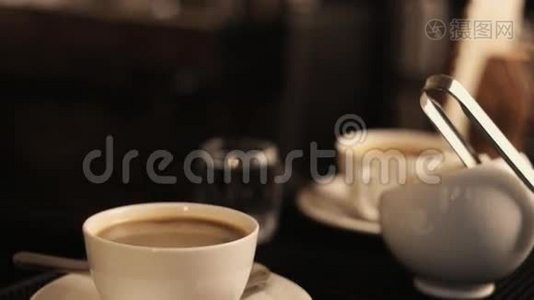 新鲜地面咖啡饮料视频
