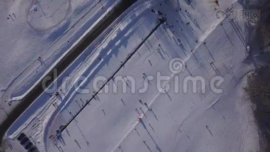 冬季视野克里穆尔达拉托维亚空中无人机顶视图4K UHD视频视频