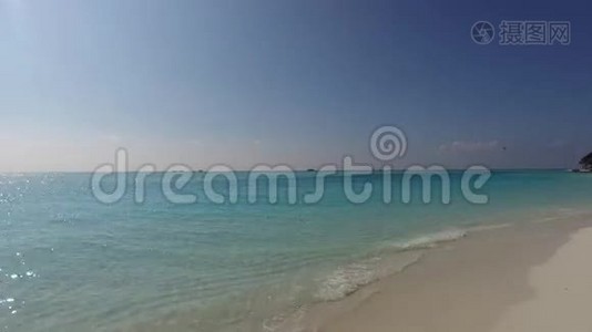 马尔代夫海滩上的海天一色视频