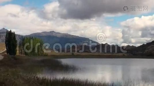 阿根廷巴塔哥尼亚的山湖。视频