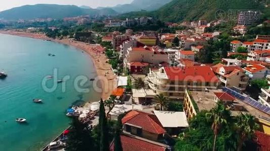 定居点Rafailovici，Budva Riviera，黑山。 它的海岸视频