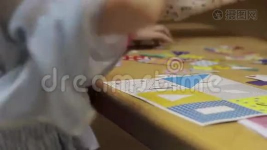 幼儿在幼儿园玩耍.视频