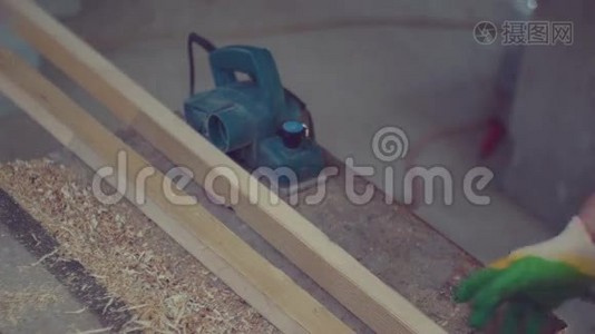 车间木工.. 电动刨床视频