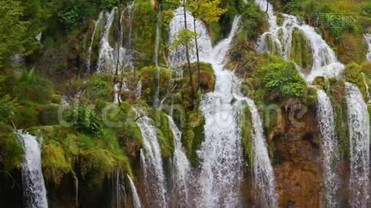 克罗地亚有瀑布的湖泊。 地点：国家公园Plitvice。视频