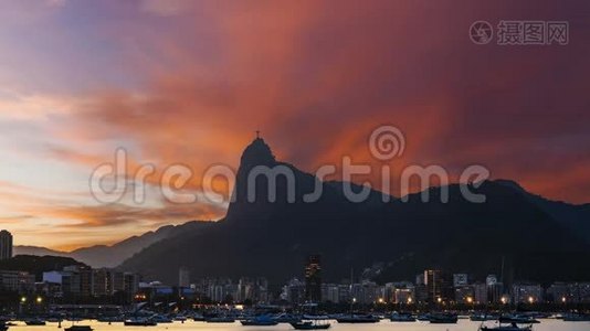 巴西黄昏时里约热内卢美丽的全景。 Corcovado视频