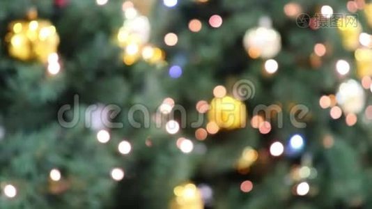 模糊杉树的圣诞节背景视频