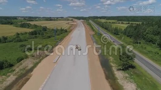 新道路的建设.. 筑路用砂丘.. 新路替补。视频