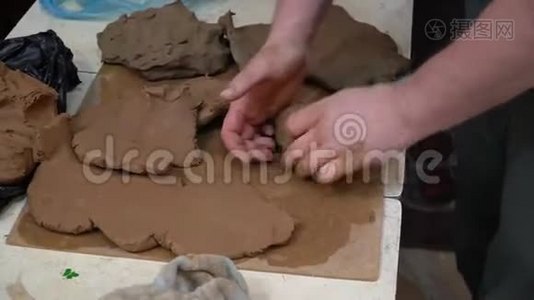 儿童€™的陶器工作室视频
