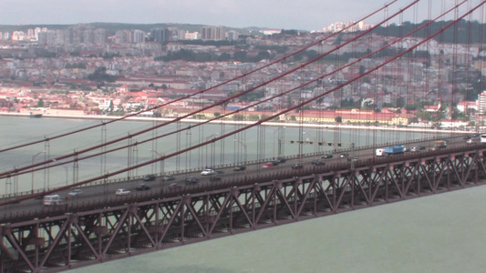 葡萄牙城市过河大桥车辆穿行视频