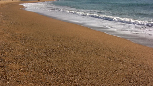 海浪拍打岸上[筏上]视频