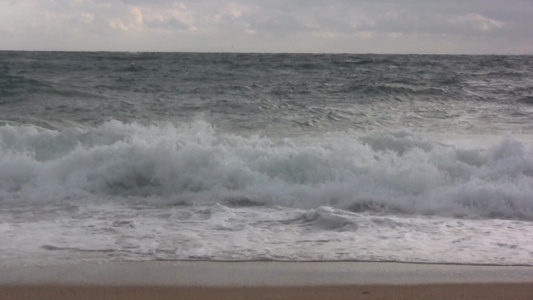 波涛汹涌的海浪视频