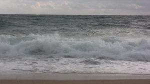 波涛汹涌的海浪9秒视频