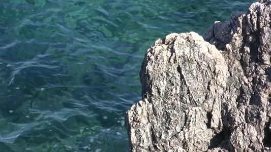 海边的岩石[岩块]视频