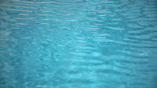 游泳池中的抽象波浪图案[具象]视频