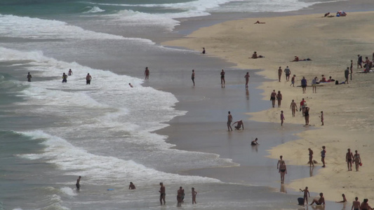 人们在海边游玩[游逛]视频