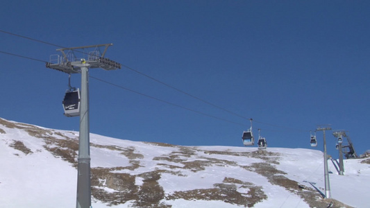 缆车去阿尔卑斯山滑雪胜地视频