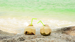 海滩上的椰子7秒视频