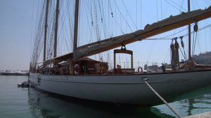 码头的一艘旧帆船15秒视频