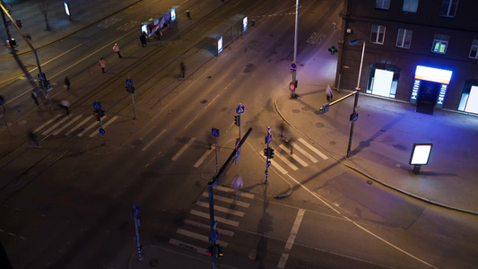 夜晚的时间流逝与它的城市交通联系在一起视频