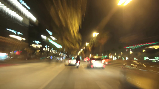 夜晚行驶的汽车延时[慢动作]视频