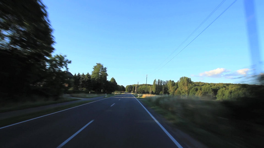 德国公路上行驶的汽车视频