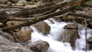 克里米亚的山间河流16秒视频