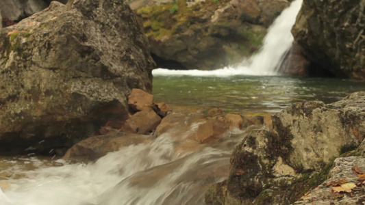 克里米亚的山溪[涧水]视频