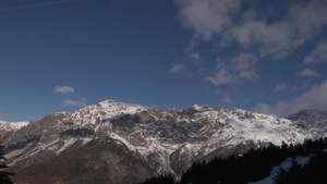 大气延时晴朗的雪山风景17秒视频