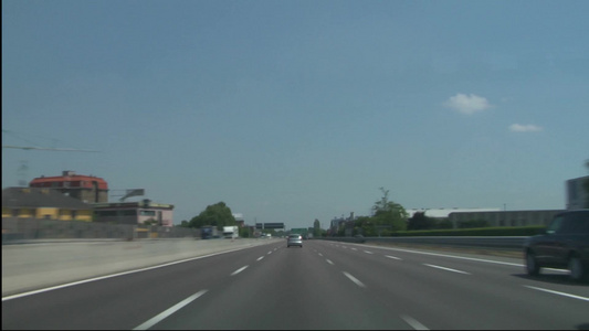 汽车第一视角行驶在城市高速路上[第三位]视频