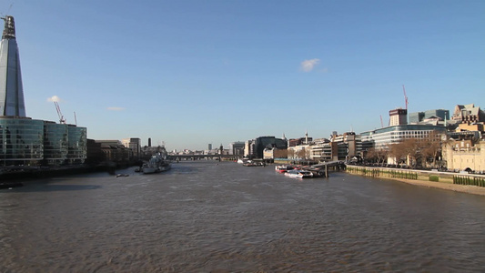 泰晤士河附近的建筑视频