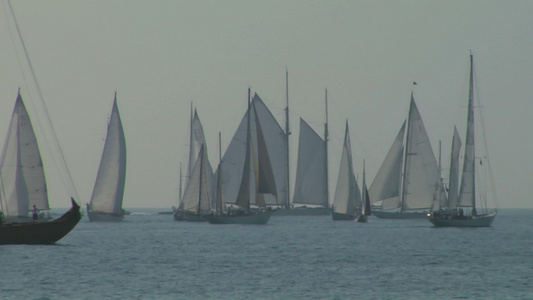 地中海航行的老帆船视频