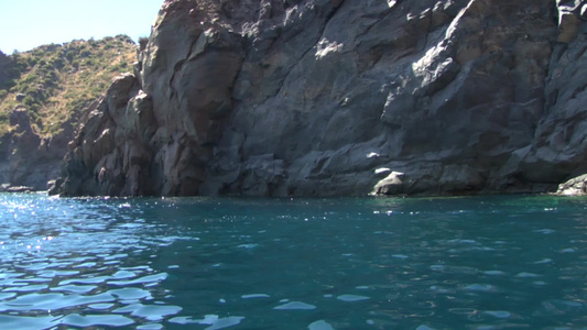 意大利地中海风莲岛岩石海岸风景视频