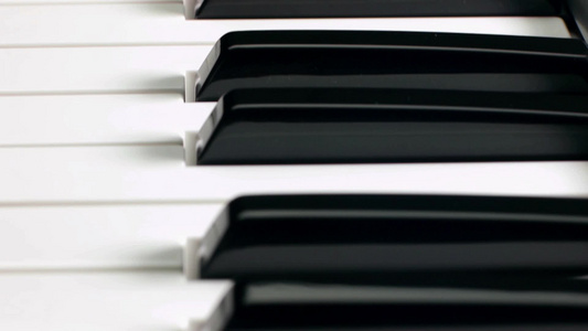 钢琴琴键镜头特写视频