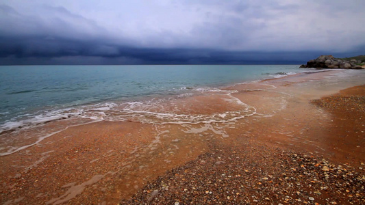 暴风雨将至的海面视频