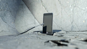 智能手机掉下来用慢动作砸碎混凝土地板29秒视频