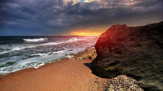 日落时的海湾海景与天空视频
