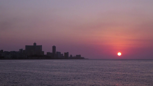 城市建筑海滩天际线日落风光视频