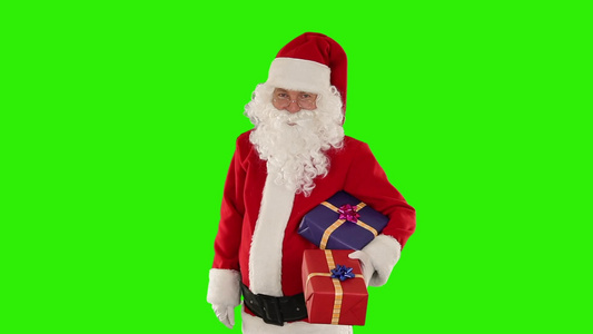 圣诞老人拿着礼物视频