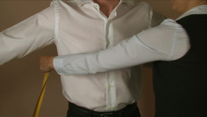 裁缝手工测量衬衫14秒视频