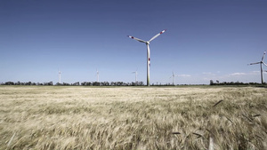 风能涡轮机在地平线上风力发电机12秒视频