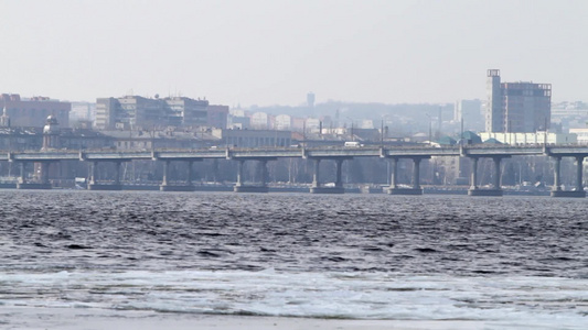 大桥上的车流[交通流]视频