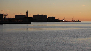 亚得里亚海日落时的港口10秒视频